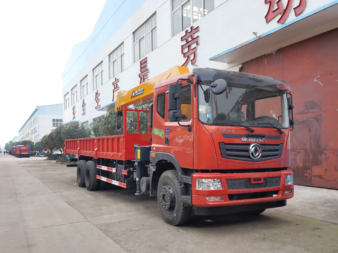 程力12噸東風特商隨車吊,12噸隨車起重運輸車